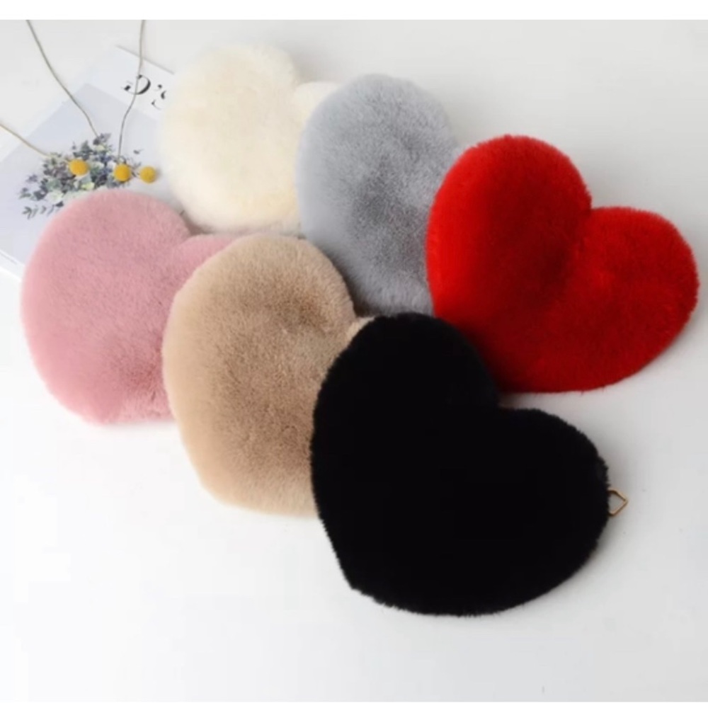 Heart Shaped Faux Fur Cross Body Purse - Picture 2 of 9